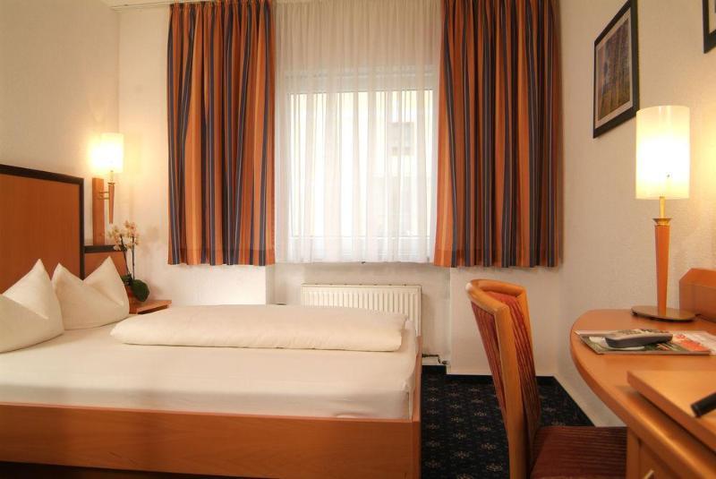 Boutique Hotel Erb Muenchen Parsdorf Vaterstetten Exteriör bild